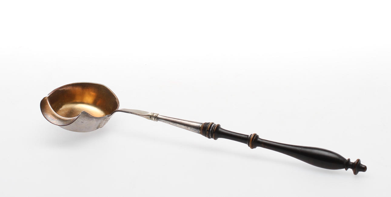 SÅSSKED, silver med svärtat träskaft, Samuel Pettersson, Linköping 1873.