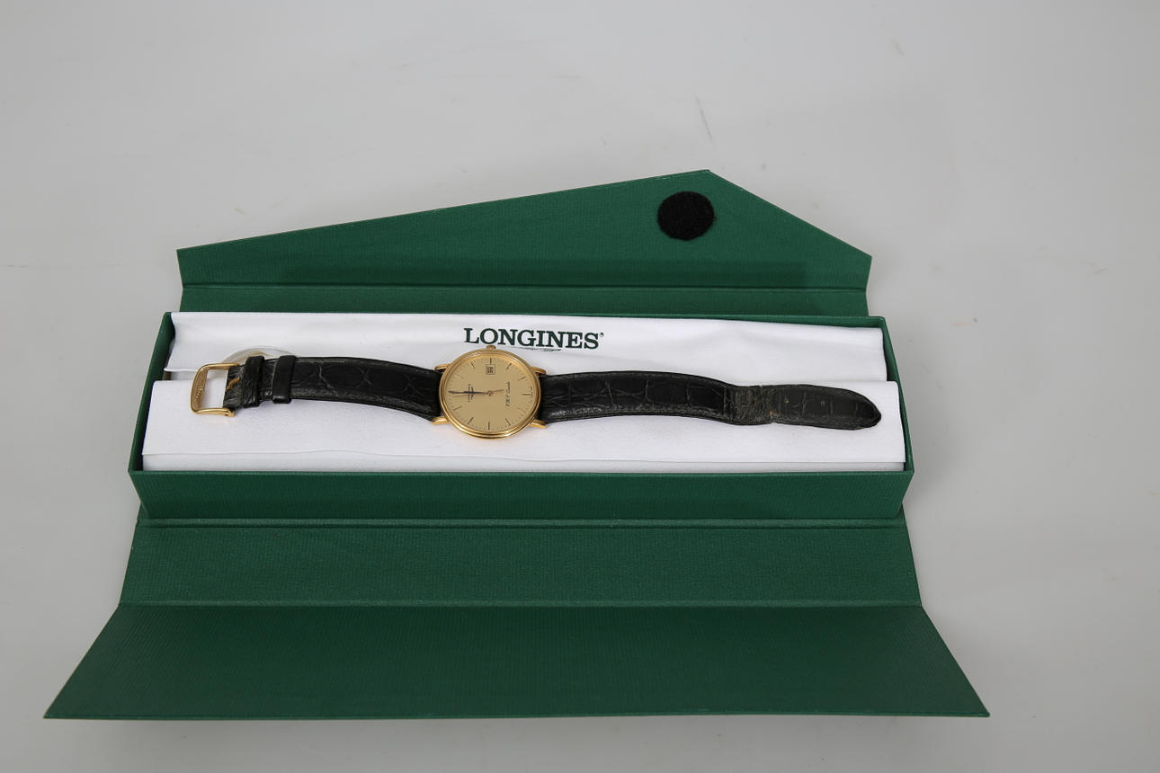 ARMBANDSUR, Longines, "La Grande Classique", quartzur, 1900-talets fjärde kvartal.