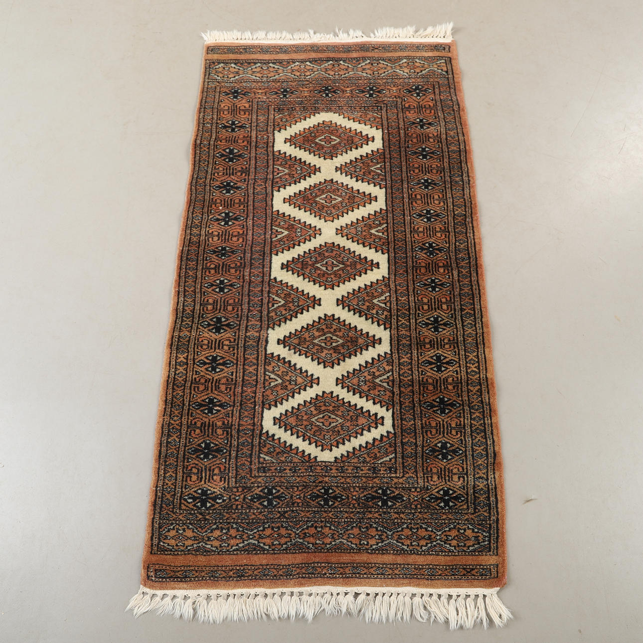 MATTA, orientalisk, 132 x 65 cm.
