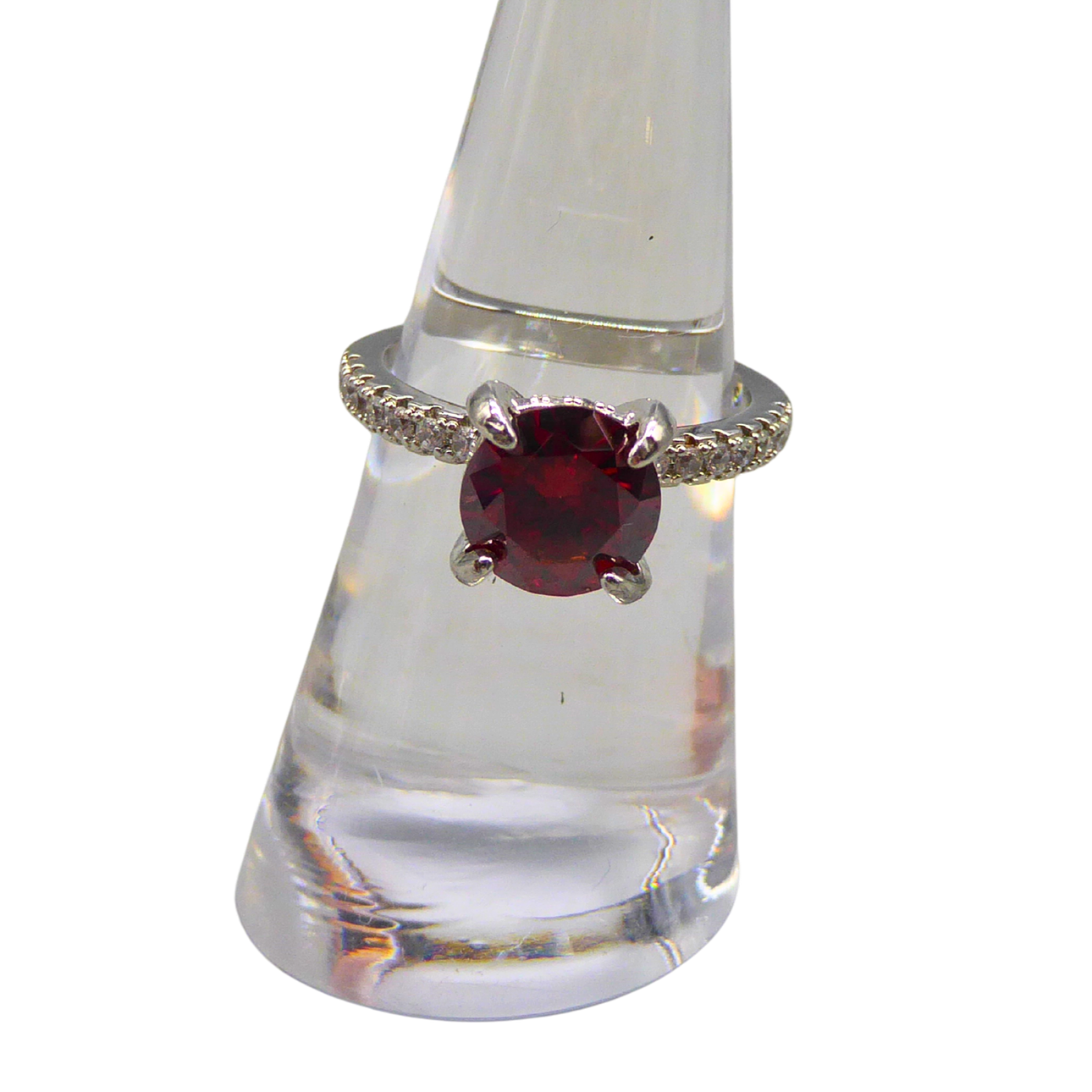 RÖD MOISSANIT PÅ RING I 925 STERLINGSILVER MED CERTIFIKAT. Smycken ...