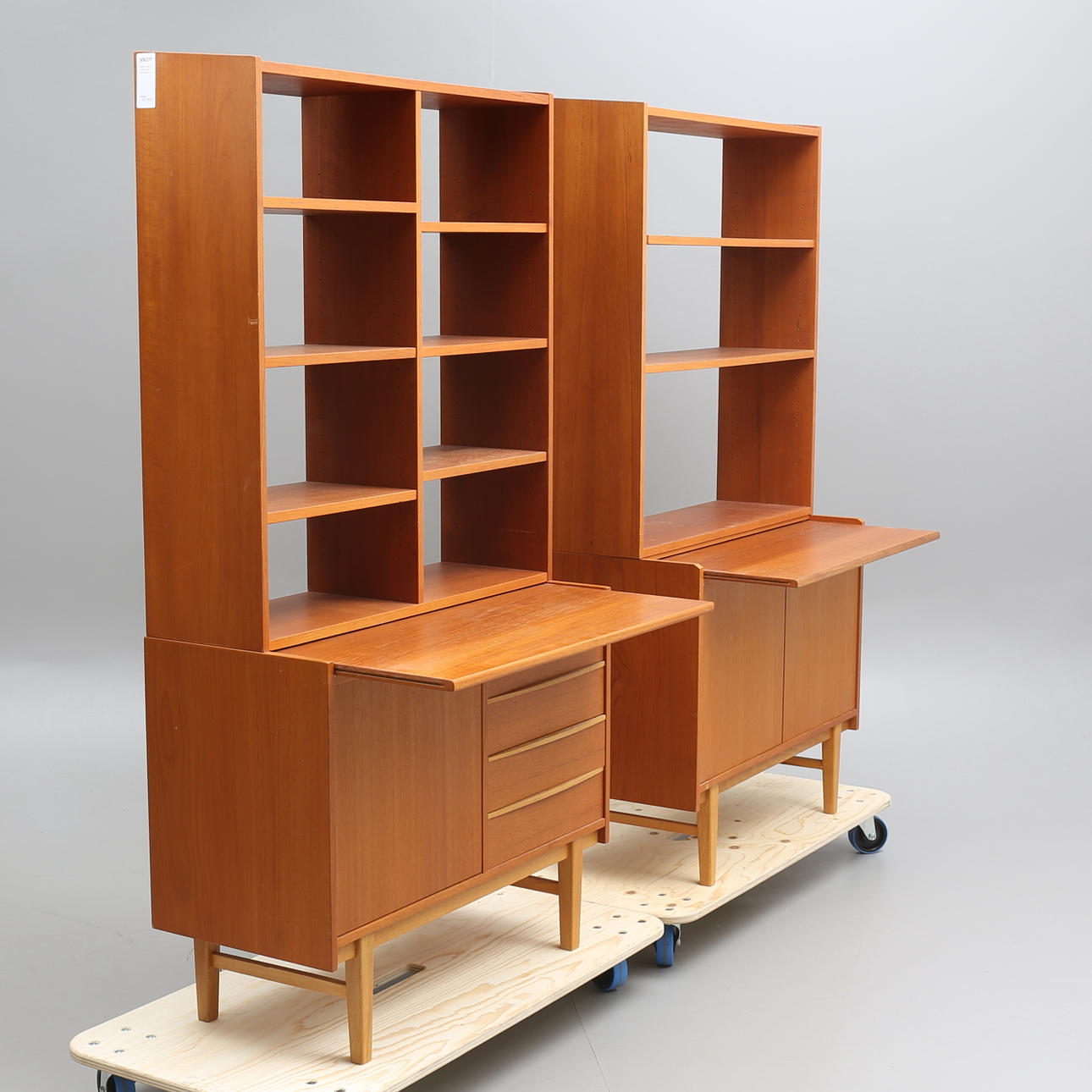 BOKHYLLOR, 2 stycken, teak, 1900-talets mitt.