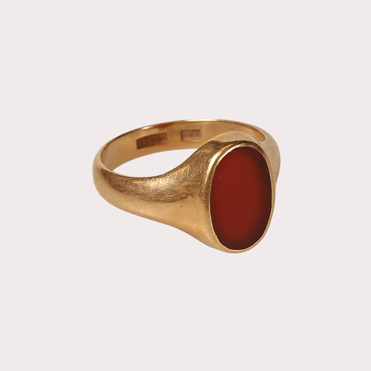 RING WITH CARNELIAN, 18k gold.