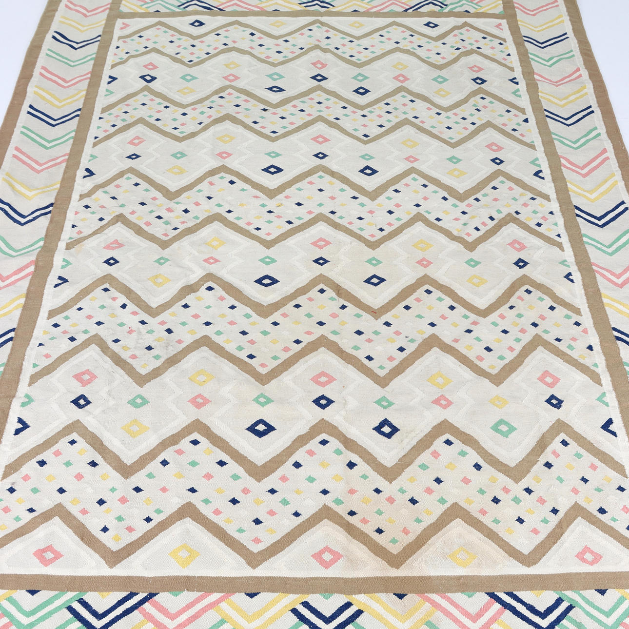 MATTA, Kelim 350 x 279 cm.