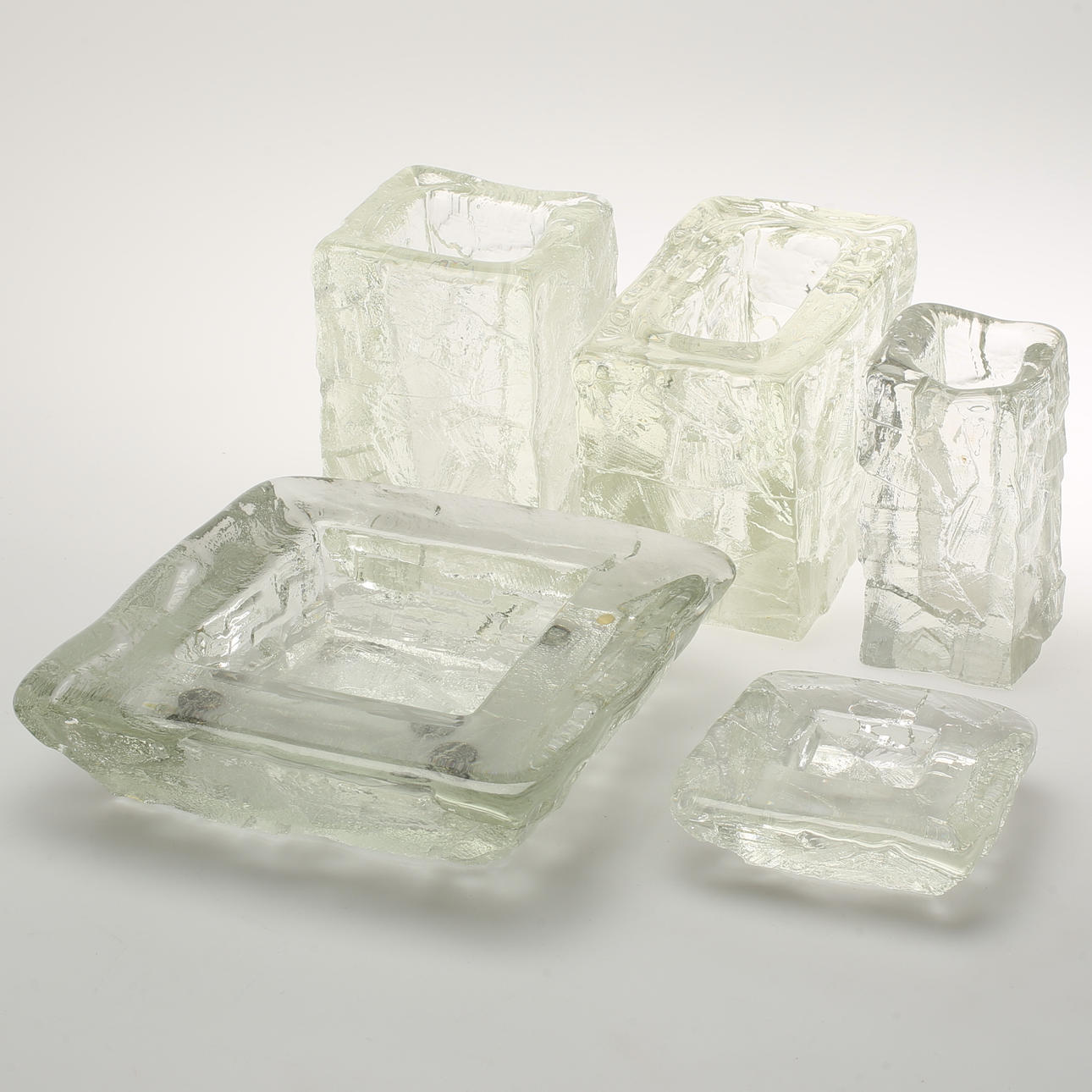 VASER, 3 st, SKÅLAR, 2 st. Ruda glasbruk, Göte Augustsson.