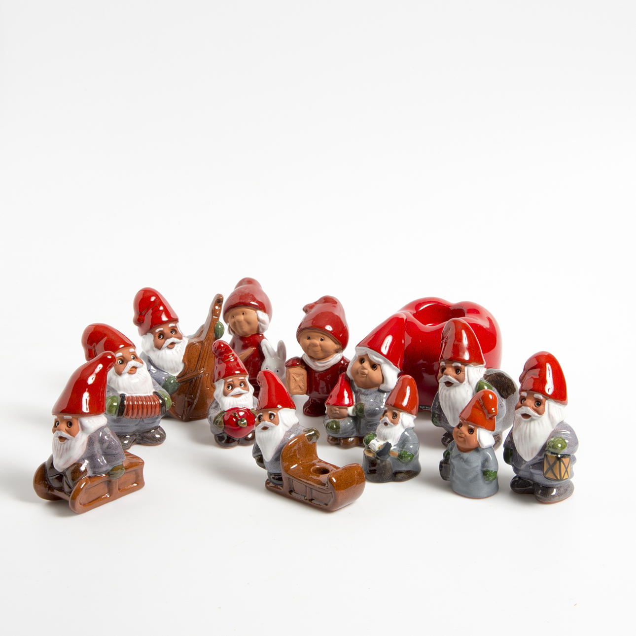 TOMTAR SAMT LJUSLYKTA, 13 delar, keramik, Rolf Berg, Torshälla.