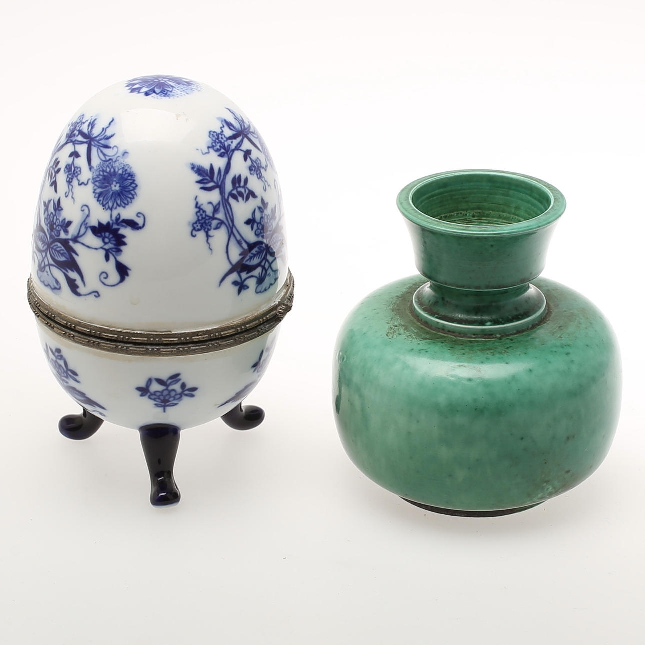 VAS, Gustavsberg, Kåge. ÄGG, porslin.