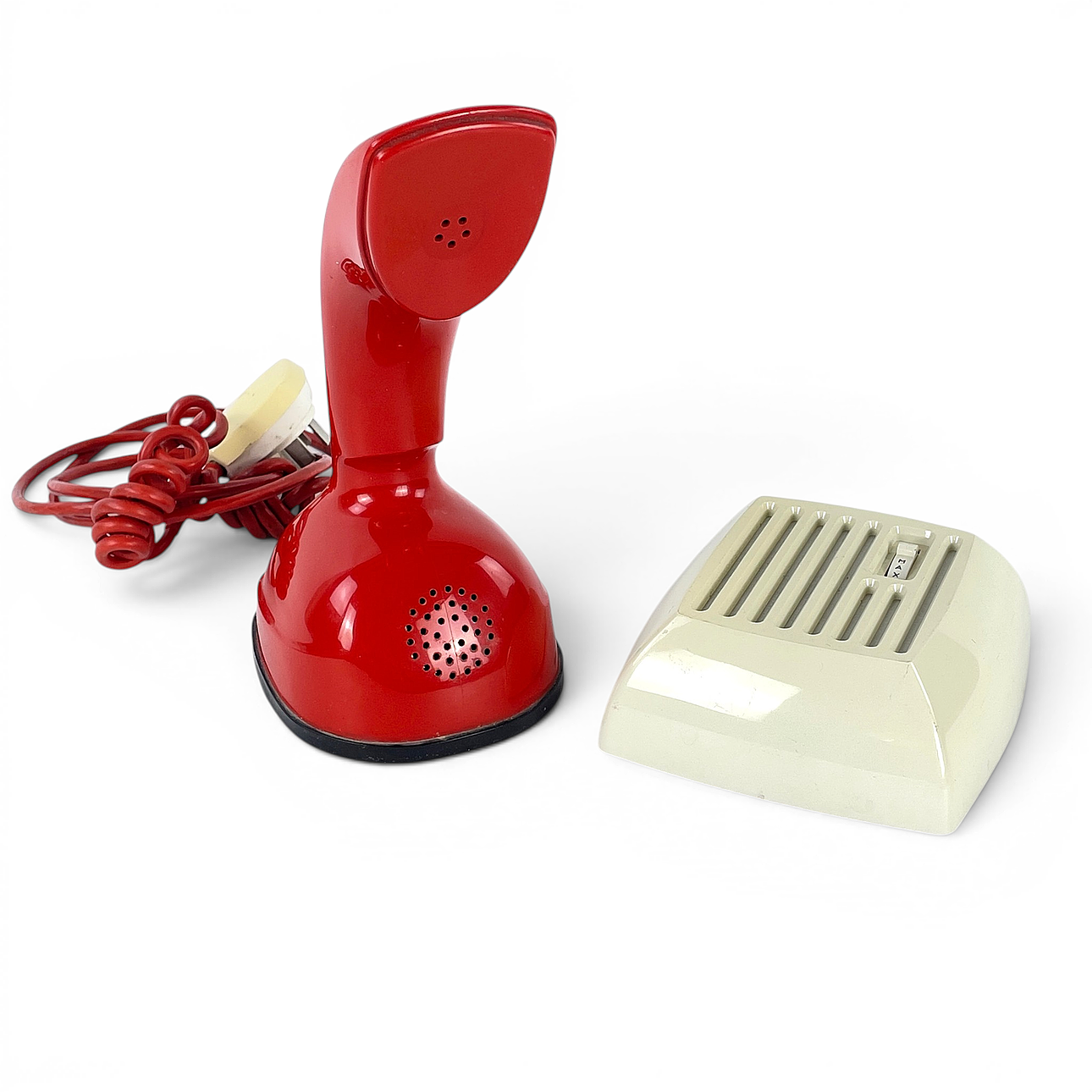 TELEFON, 2 delar, "Ericofon", kobra modell, röd, med ringklocka.