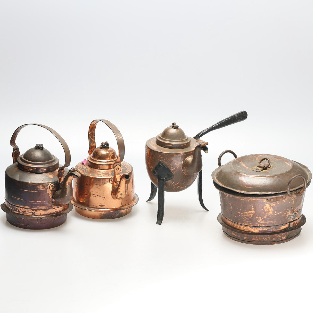 GRYTA, samt kannor, 4 delar, koppar, 1900-tal.