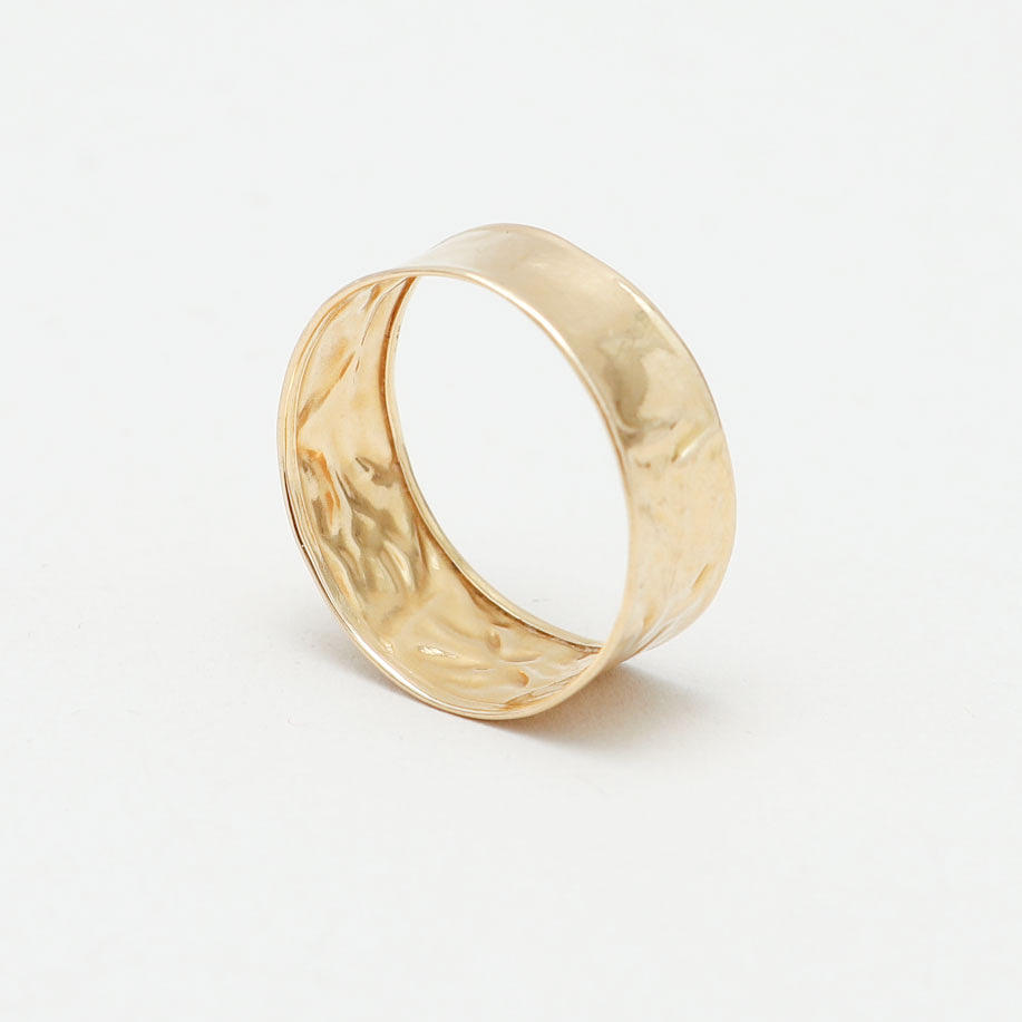 RING, 18k guld, vikt ca 2 gram.