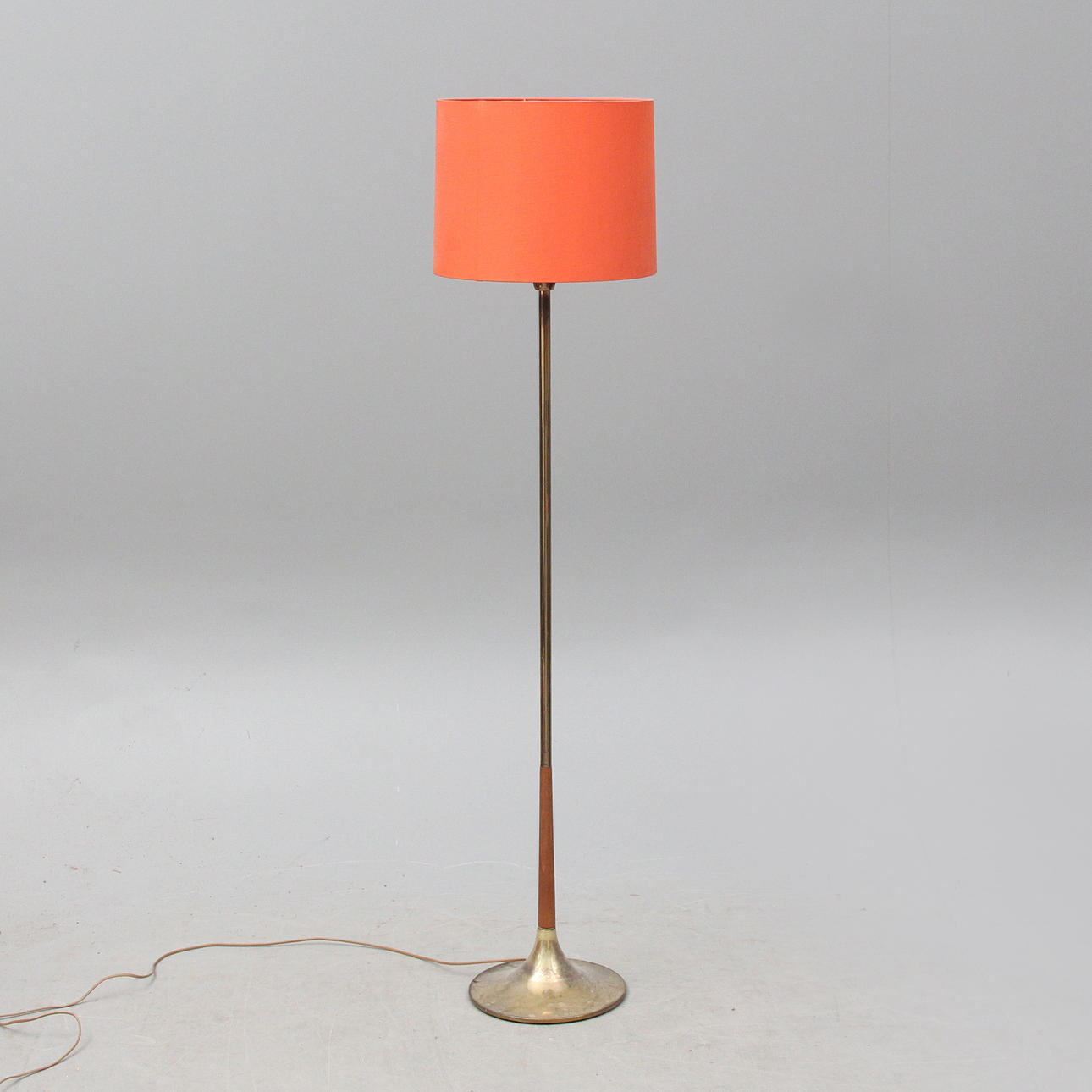 GOLVLAMPA, metall.