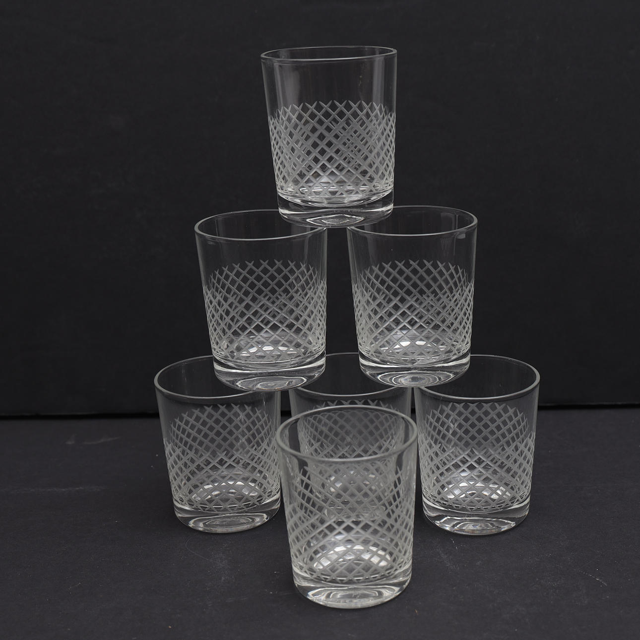 WHISKEYGLAS, 7st, med rutslipad dekor.