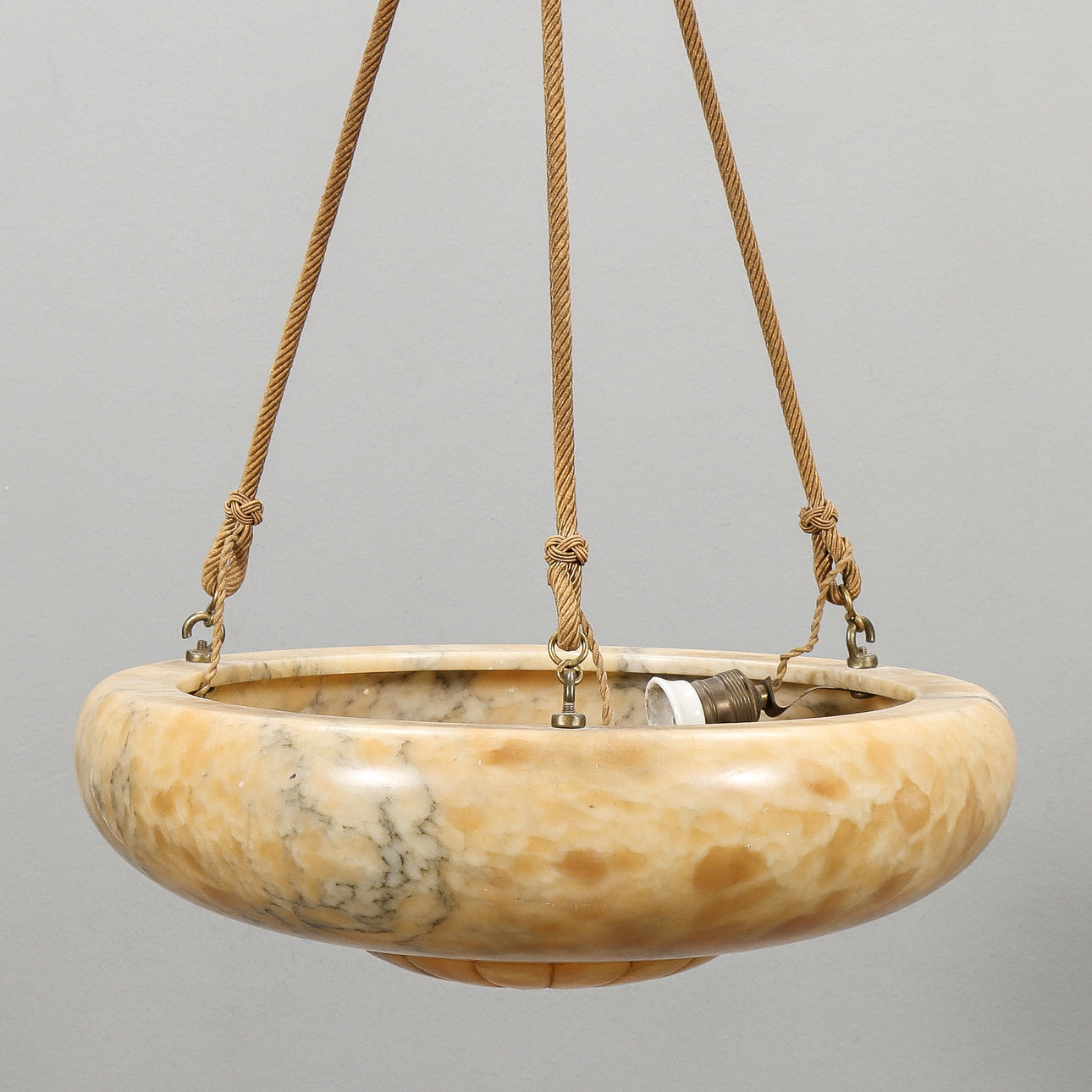 TAKAMPEL alabaster, 1900-talets första hälft.