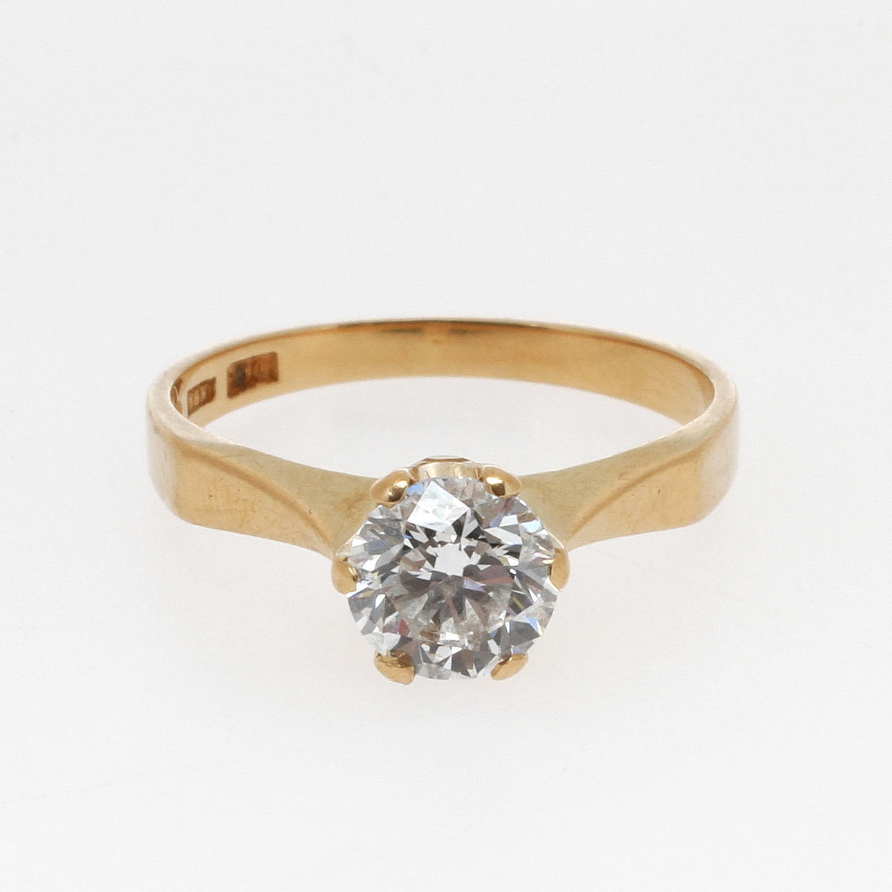 RING, 18K rödguld med diamant, totalt 0,91 ct. Vikt 2,93 g.