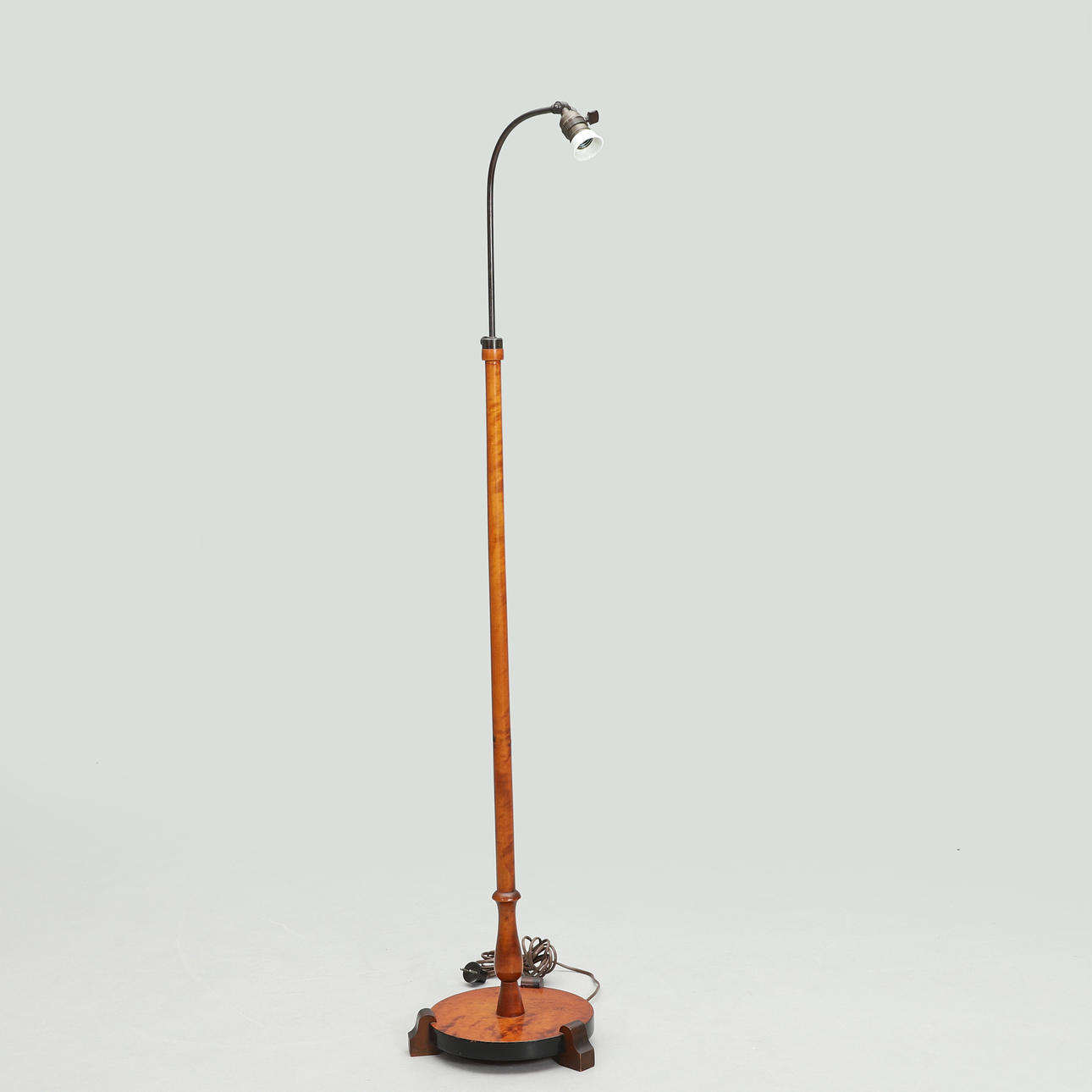 GOLVLAMPA, 1930-tal.