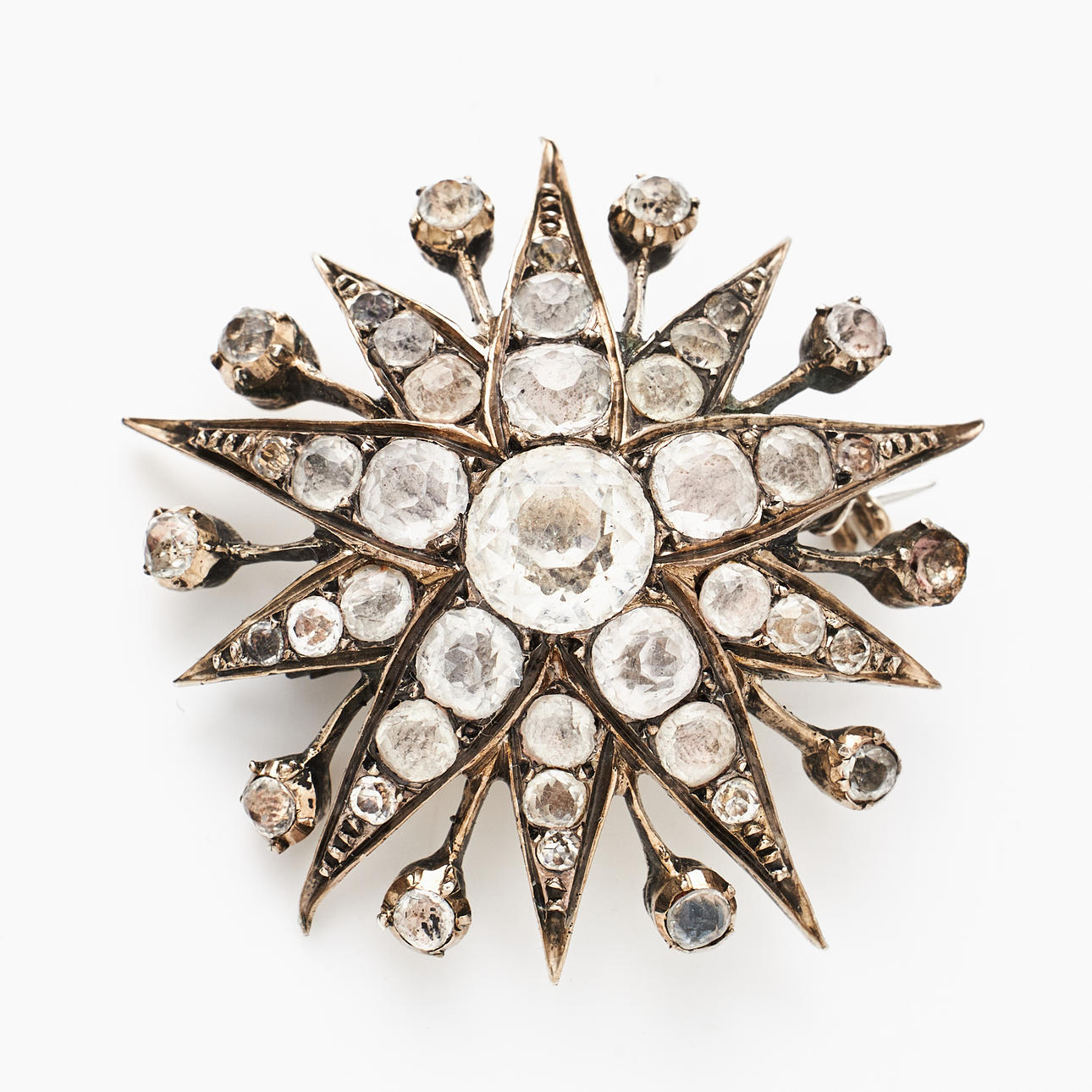 BROSCH, silver med paste, omrking sekelskiftet 1900.