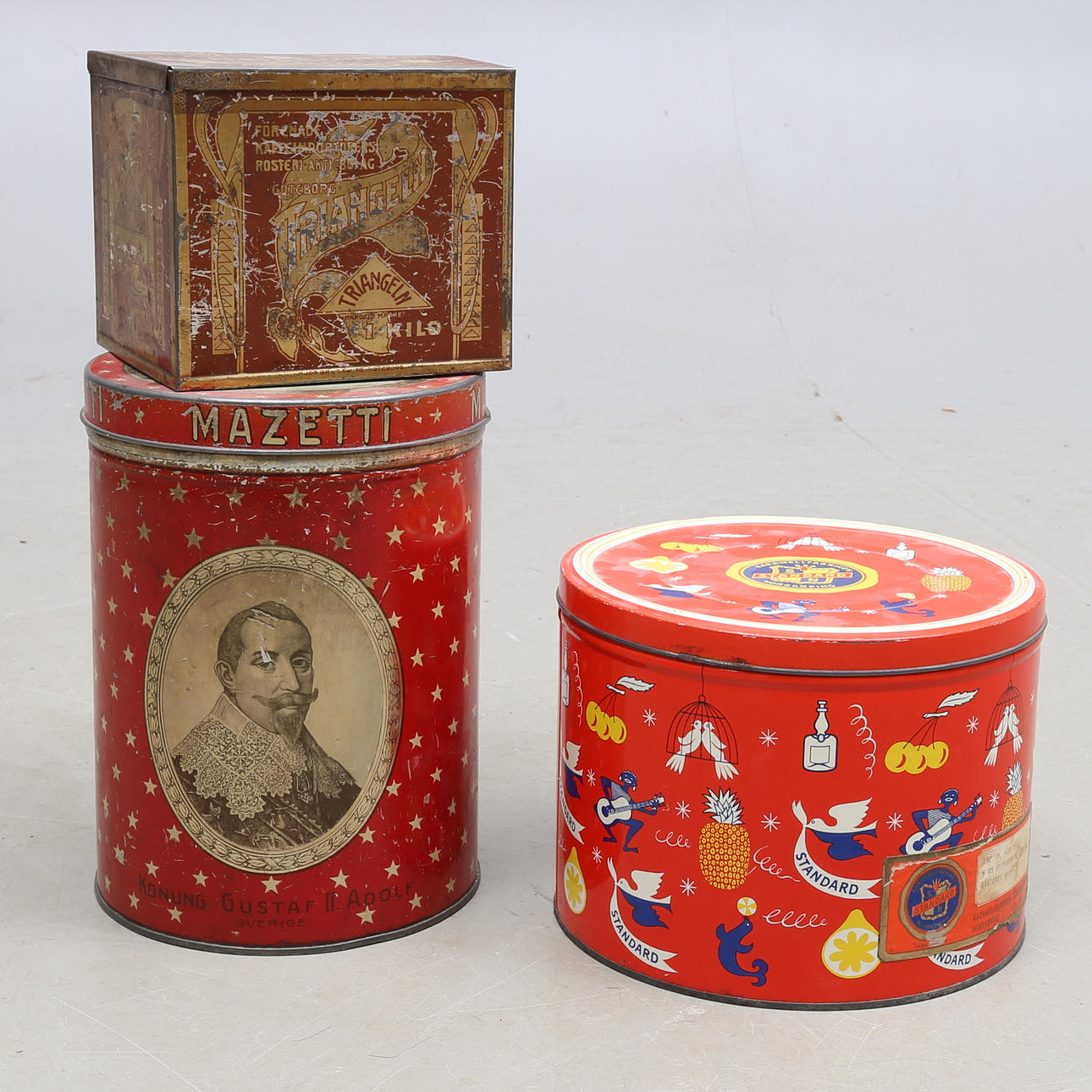 PLÅTBURKAR, 3 st, 1900-tal.