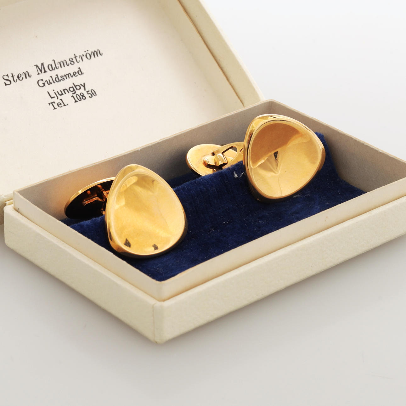 MANSCHETTKNAPPAR, guld, 18K, vikt 16,74 gram.