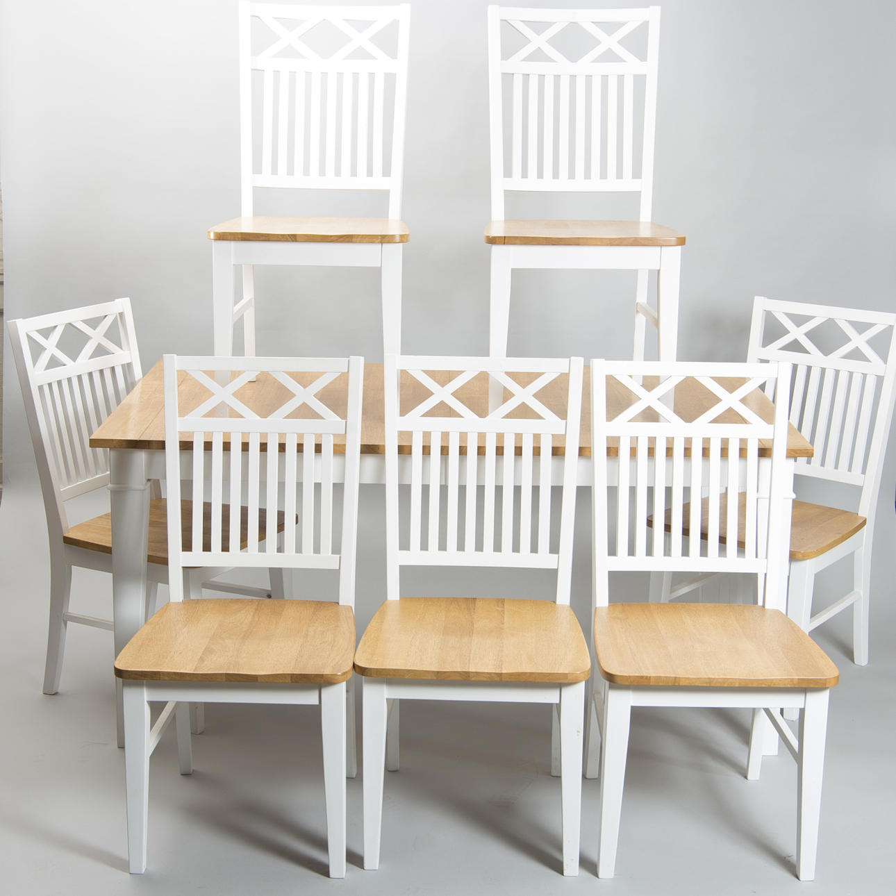 MATSALSGRUPP, ek med vitmålat underrede, 2000-tal.