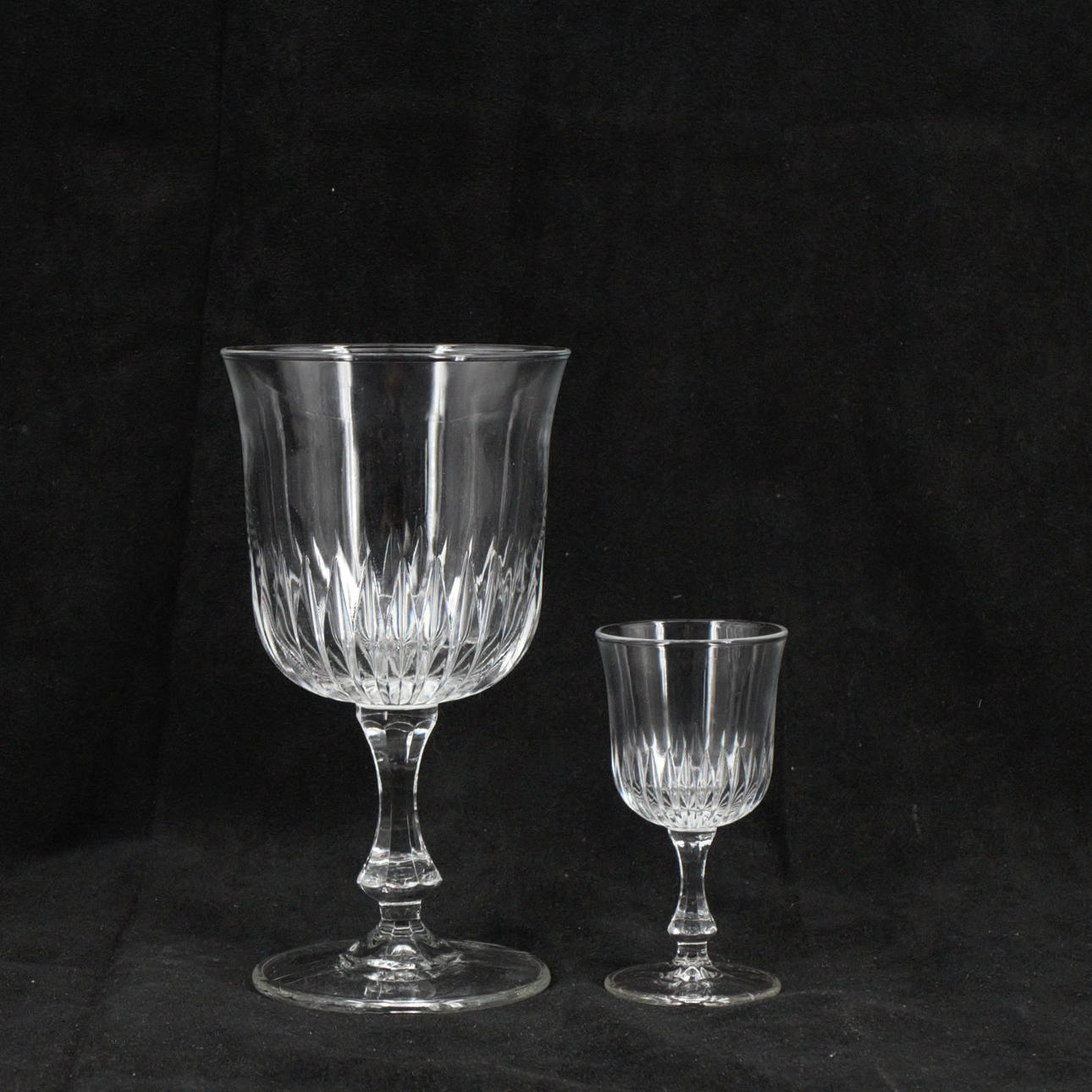VINGLAS och SNAPSGLAS, 12 + 9 delar, glas, nutida.