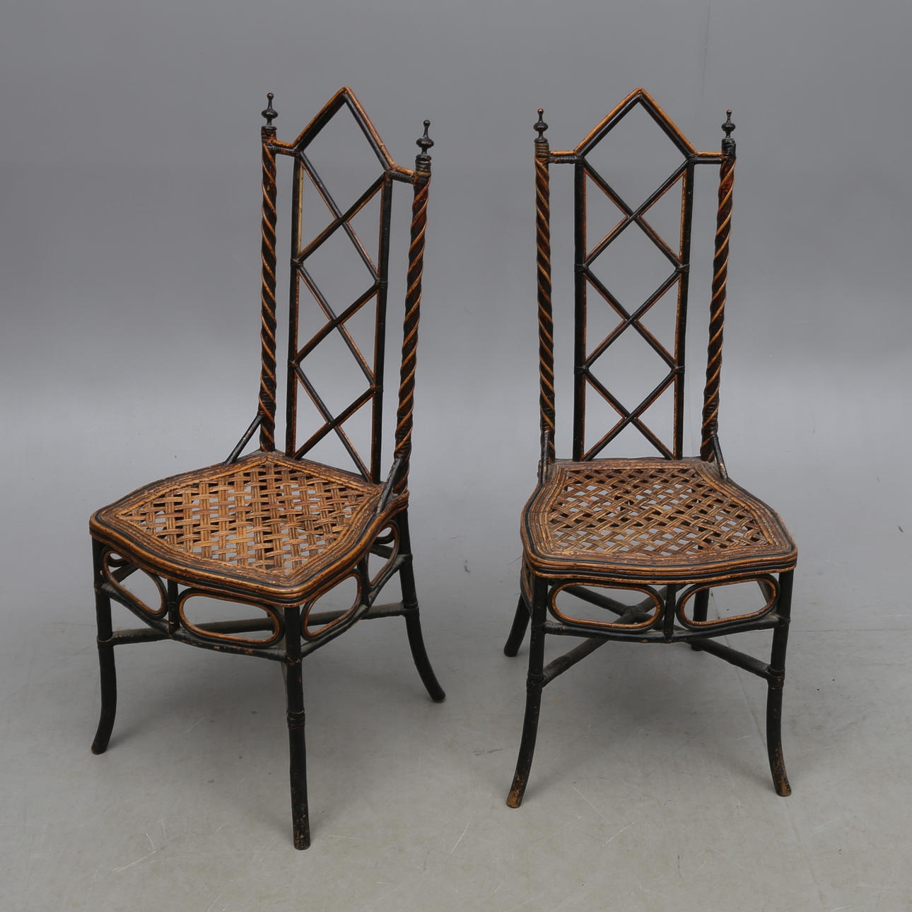 STOLAR, 1 par, rotting, nygotisk stil, sent 1800-tal/tidigt 1900-tal.