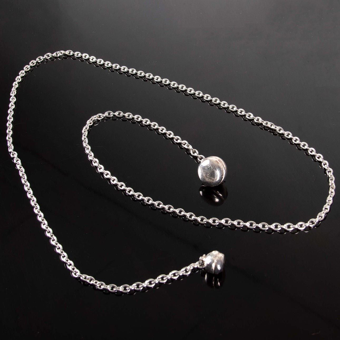 THERESIA HVORSLEV. "Silverknappen", nysilver.