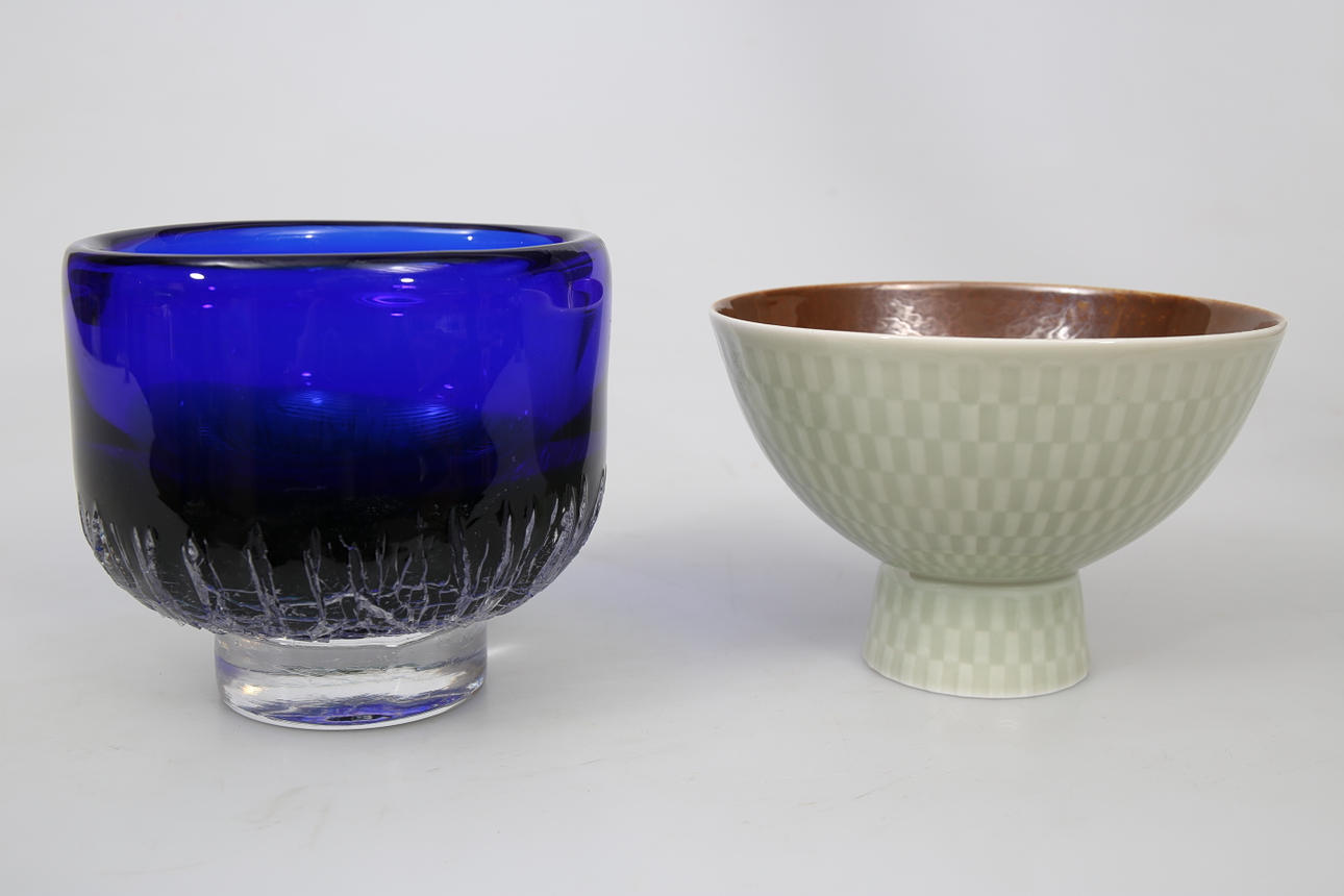 SKÅLAR, stengods och glas, 2 stycken, Rörstrand och Kosta.