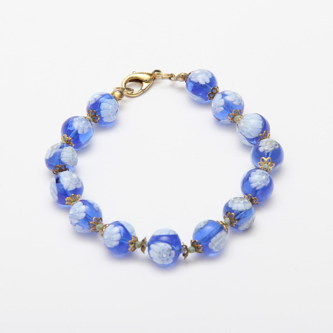 ARMBAND, med glaspärlor.