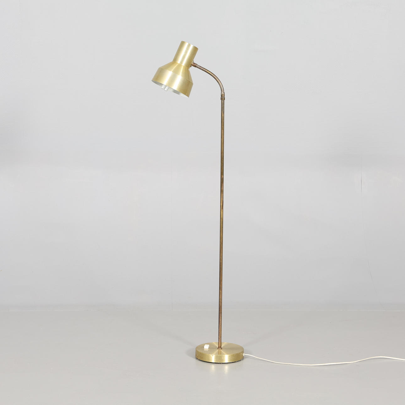 GOLVLAMPA metall.