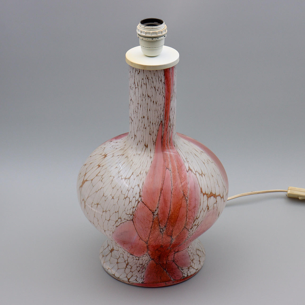 STOR BORDSLAMPA (46cm) GLAS, PUKEBERG.