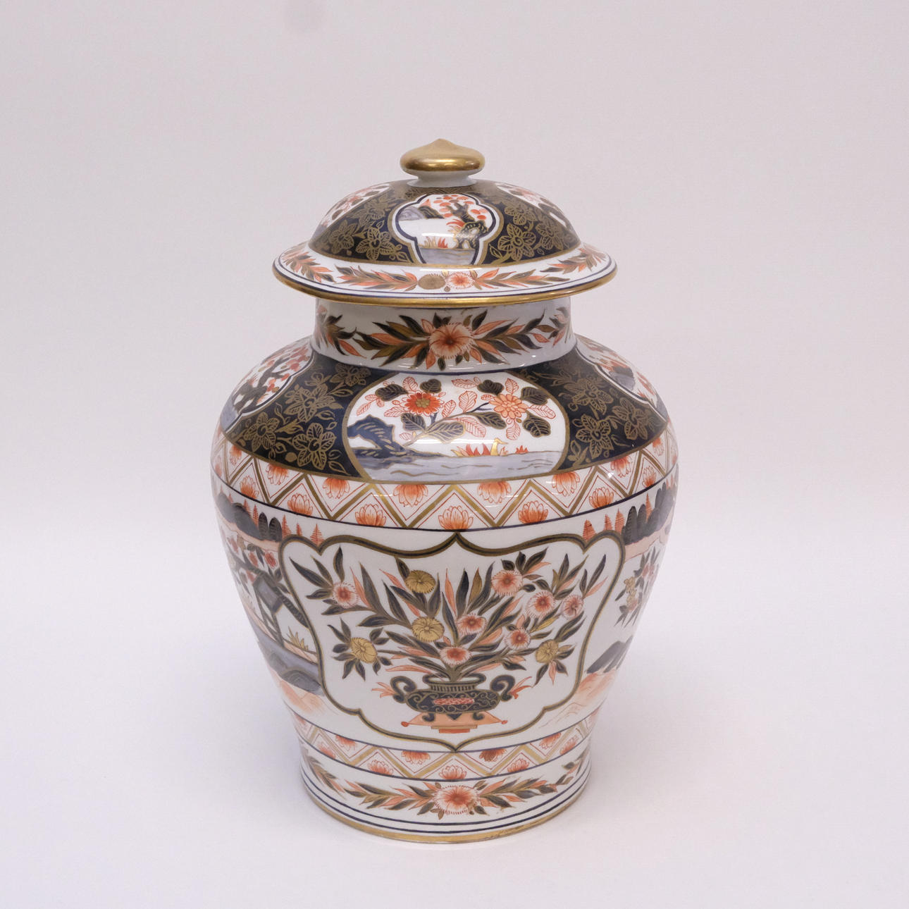 URNA MED LOCK, ORIENTALISK, 1900-TAL.