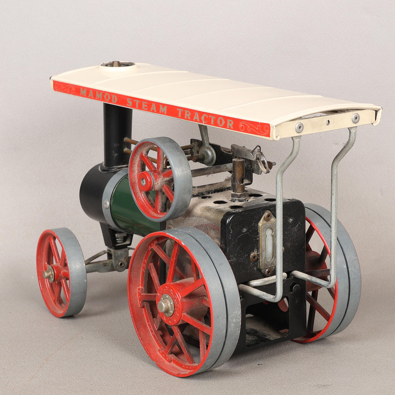 A MAMOD STEAM TRACTOR ENGINE. Toys - Toys - Auctionet
