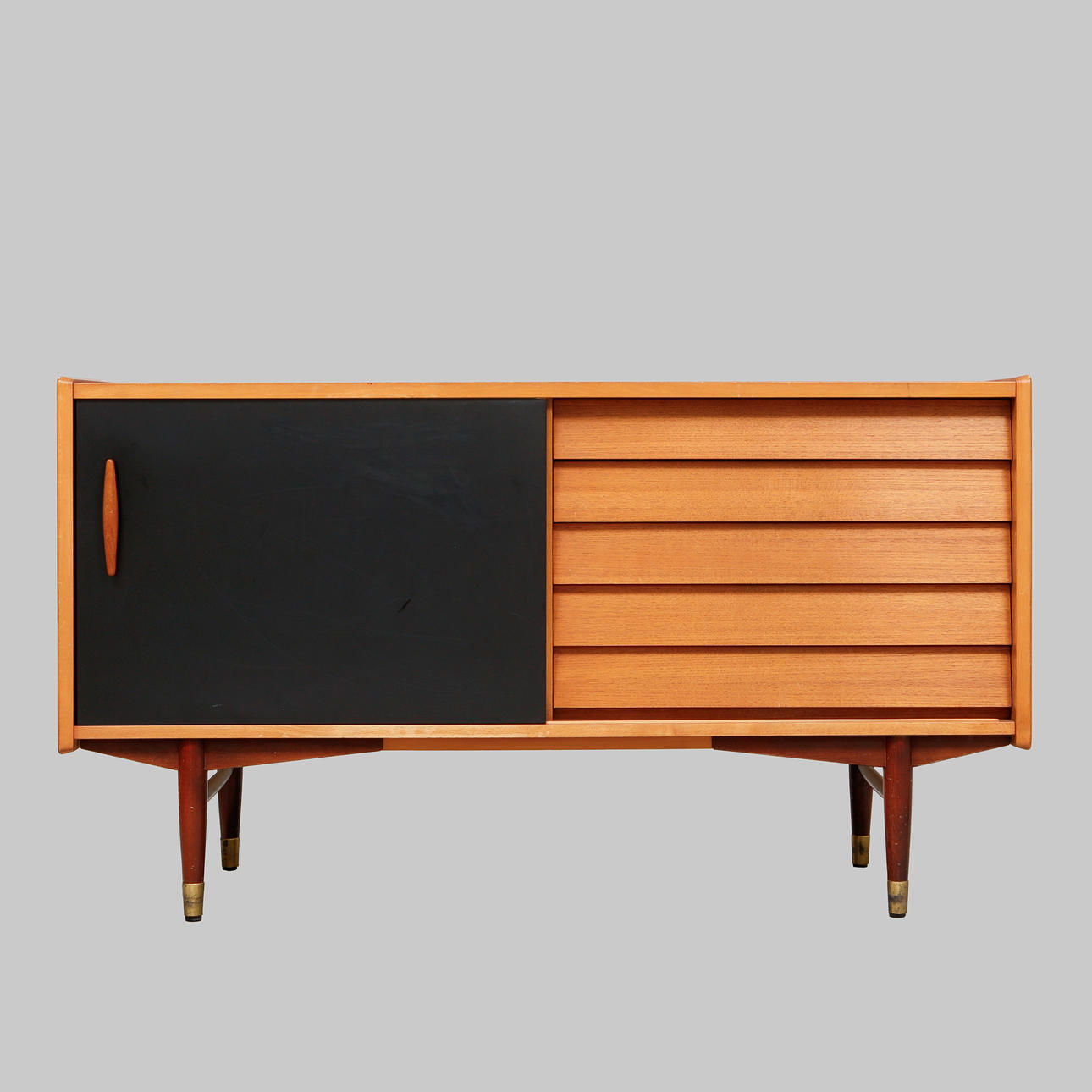 NILS JONSSON. Sideboard, Troeds.