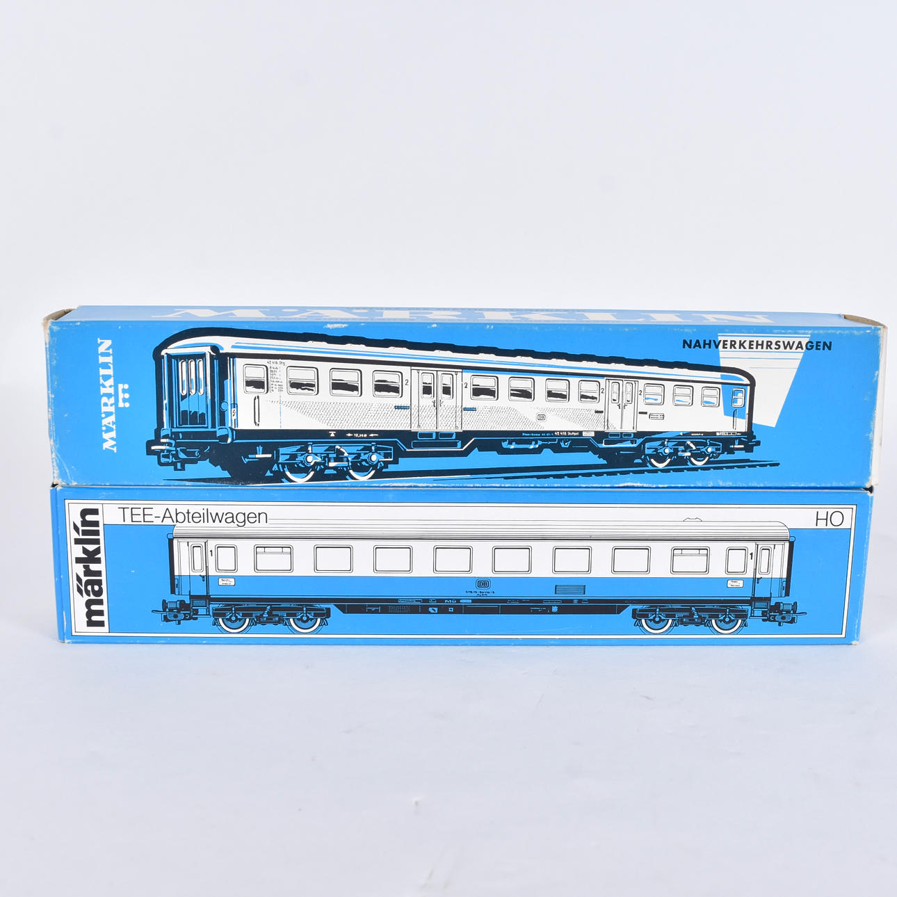 PERSONVAGNAR, 2-stycken, Märklin, 4085 och 4082.