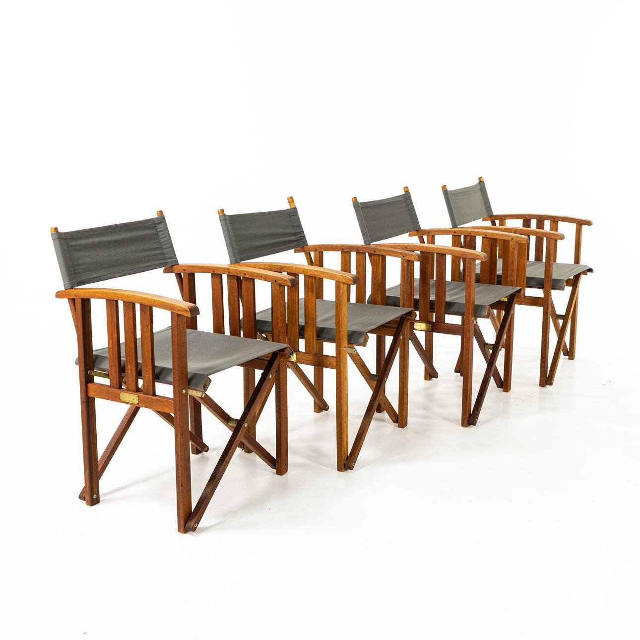 REGISSÖRSSTOLAR. 4 st, teak, Jutlandia.