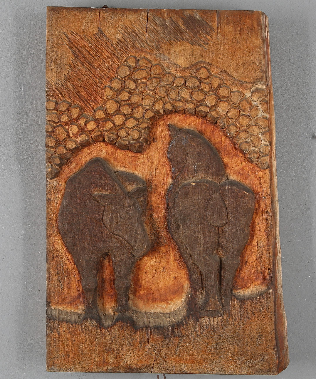 ALMAR ARWIDSON. Väggrelief, trä, motiv med hästar.