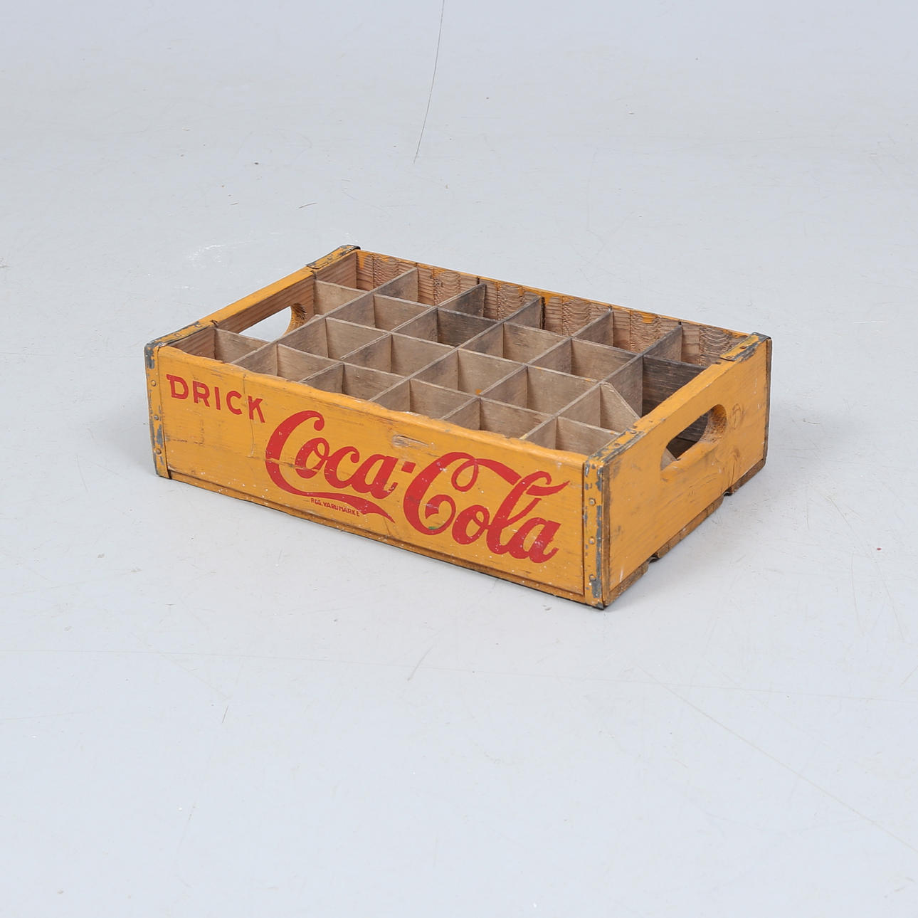 DRICKABACK, Coca-Cola, trä, 1900-talets mitt.