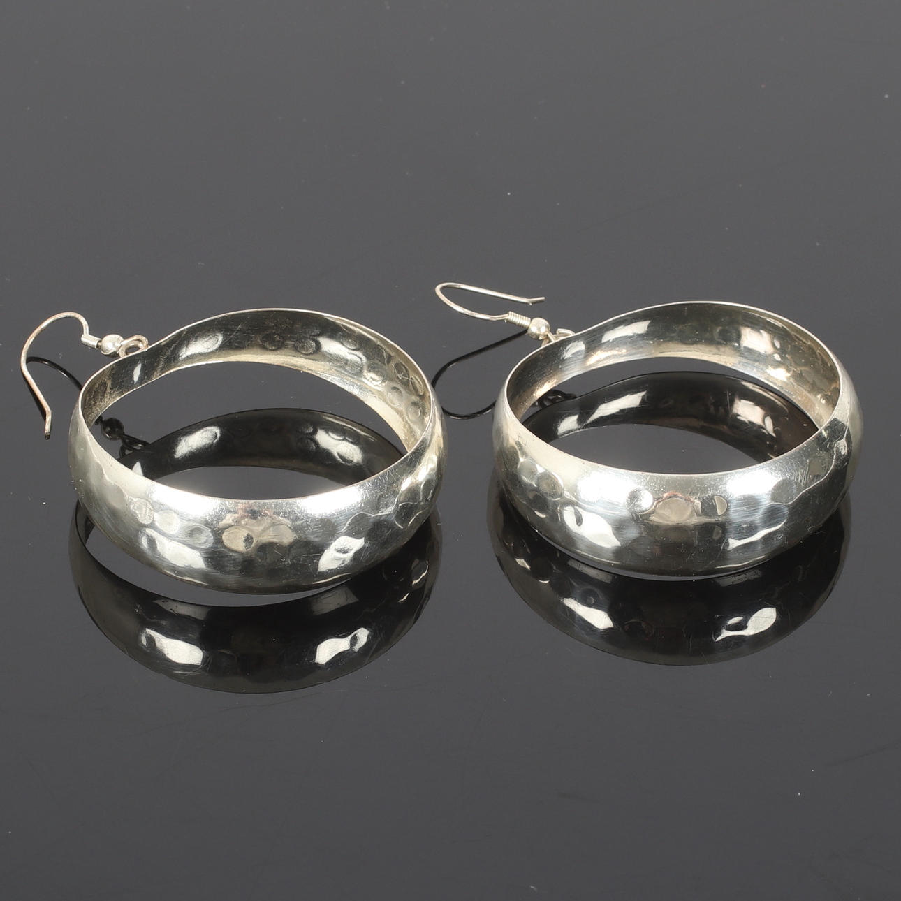 (6A53) ÖRHÄNGEN, silver, 1900-talets andra hälft.
