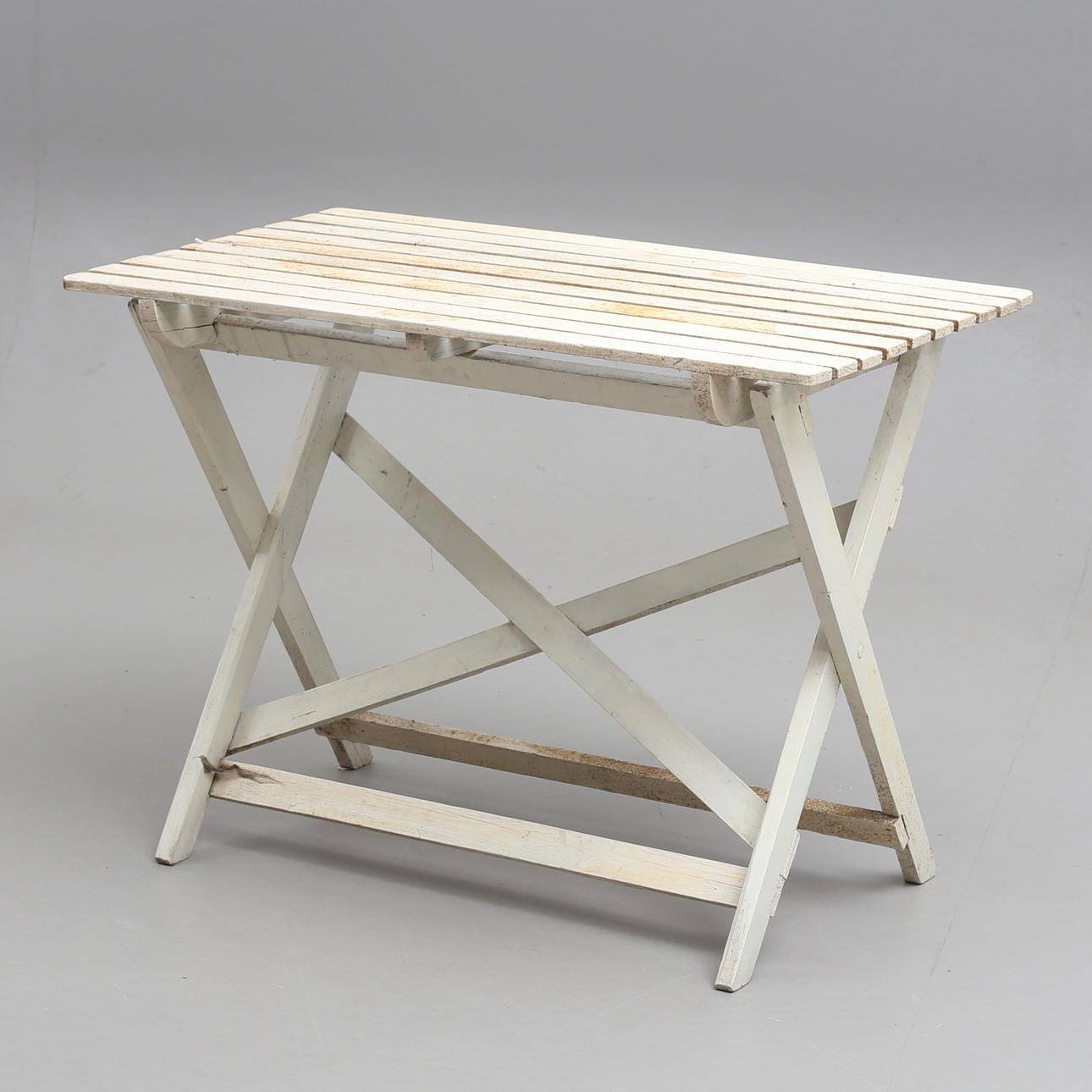 TRÄDGÅRDSBORD, Vitmålat trä, 1900-tal.