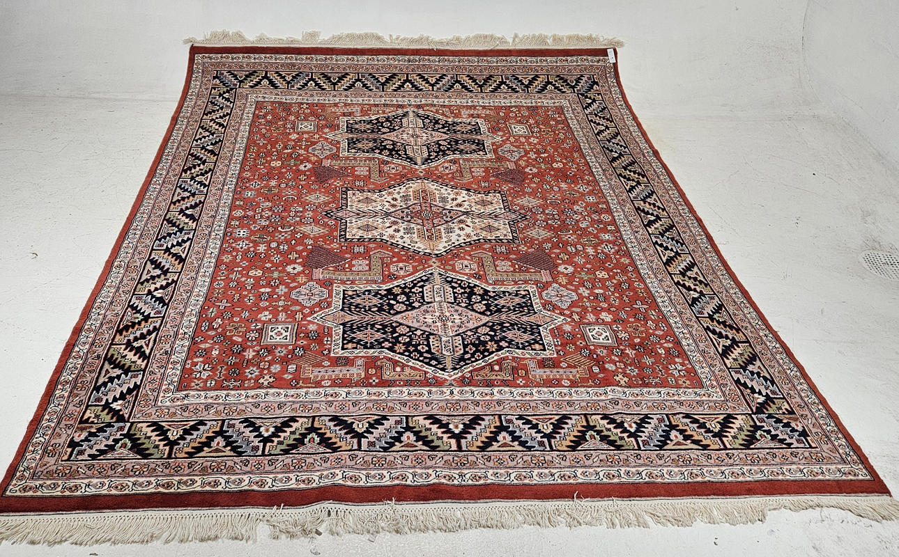 MATTA, orientalisk, ca. 310x253 cm.