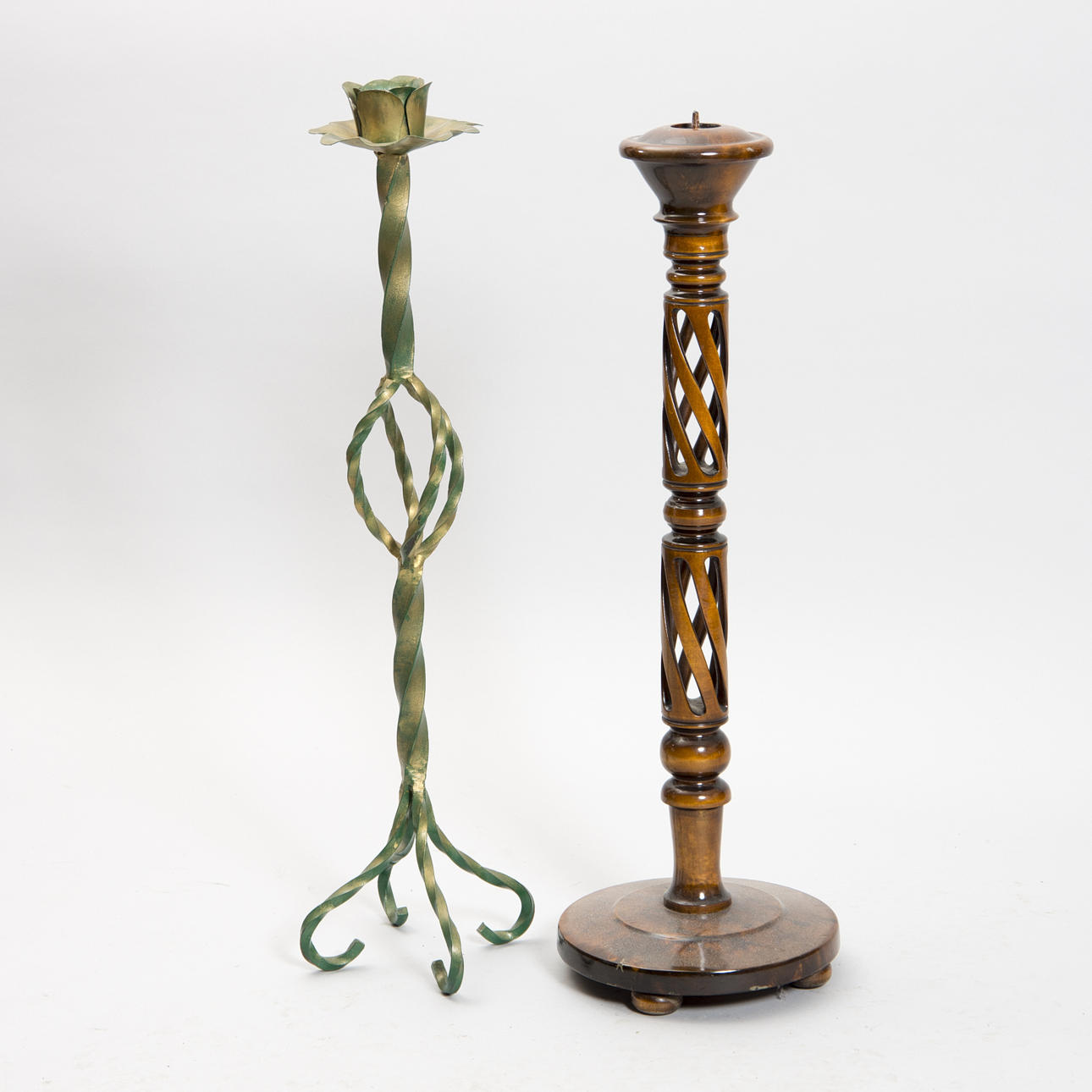 GOLVLJUSSTAKAR, 2 stycken, smide och björk, 1900-talets första hälft.