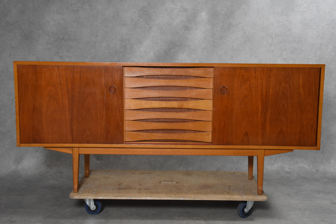 SIDEBOARD 1960 tal.