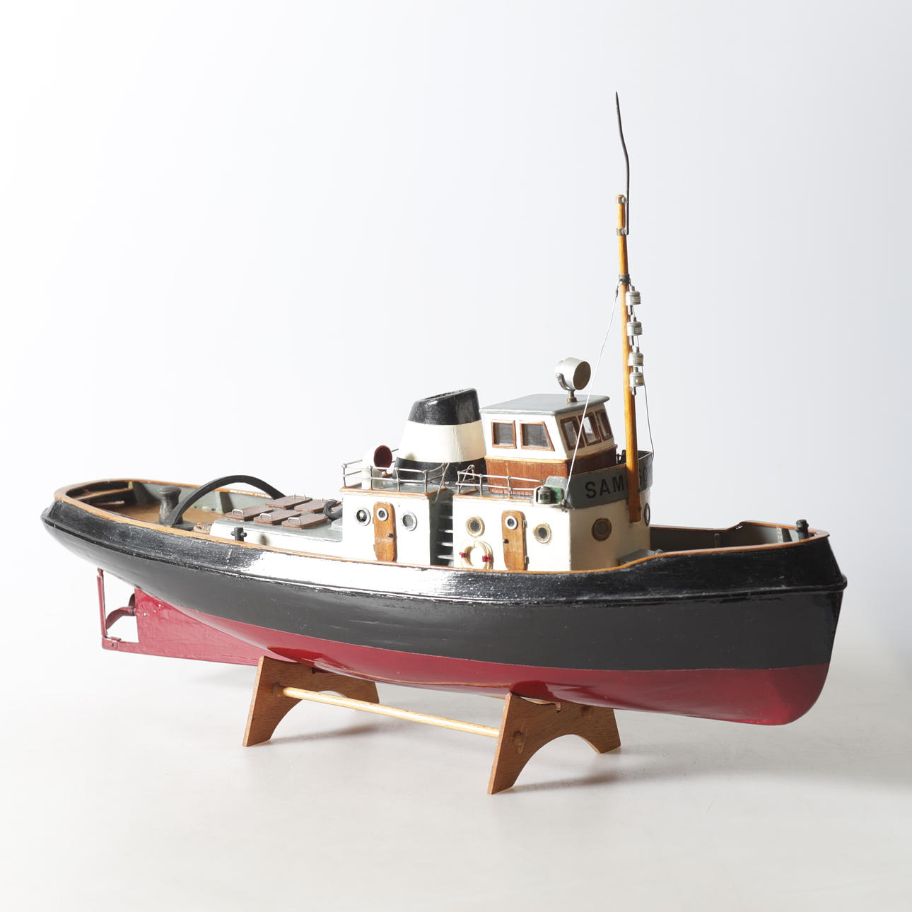 BÅTMODELL, bemålat trä, 1900-TAL.
