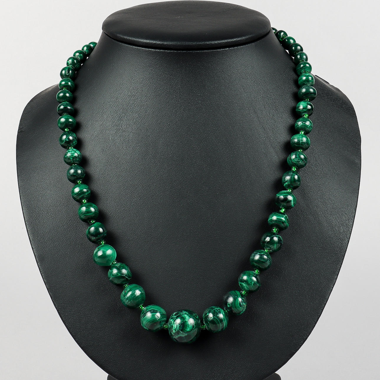 COLLIER kulslipad malakit, doserat.