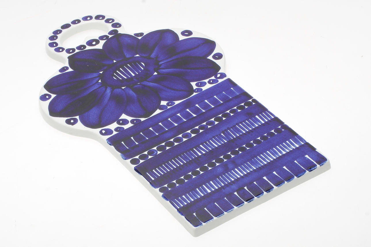 SKÄRBRÄDA, porslin, Ulla Procopé, Arabia, 1900-talets andra hälft.