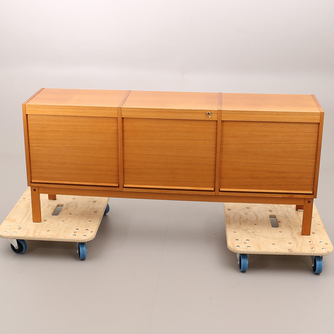 KONTORSSKÅP/SIDEBOARD, teak.