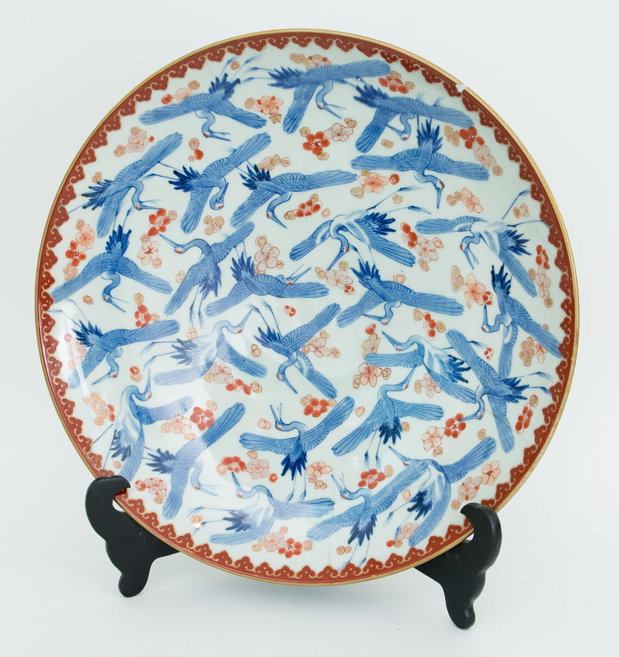 STOR KINESISK TALLRIK, porslin, med stativ, Kina sannolikt 1800-tal.