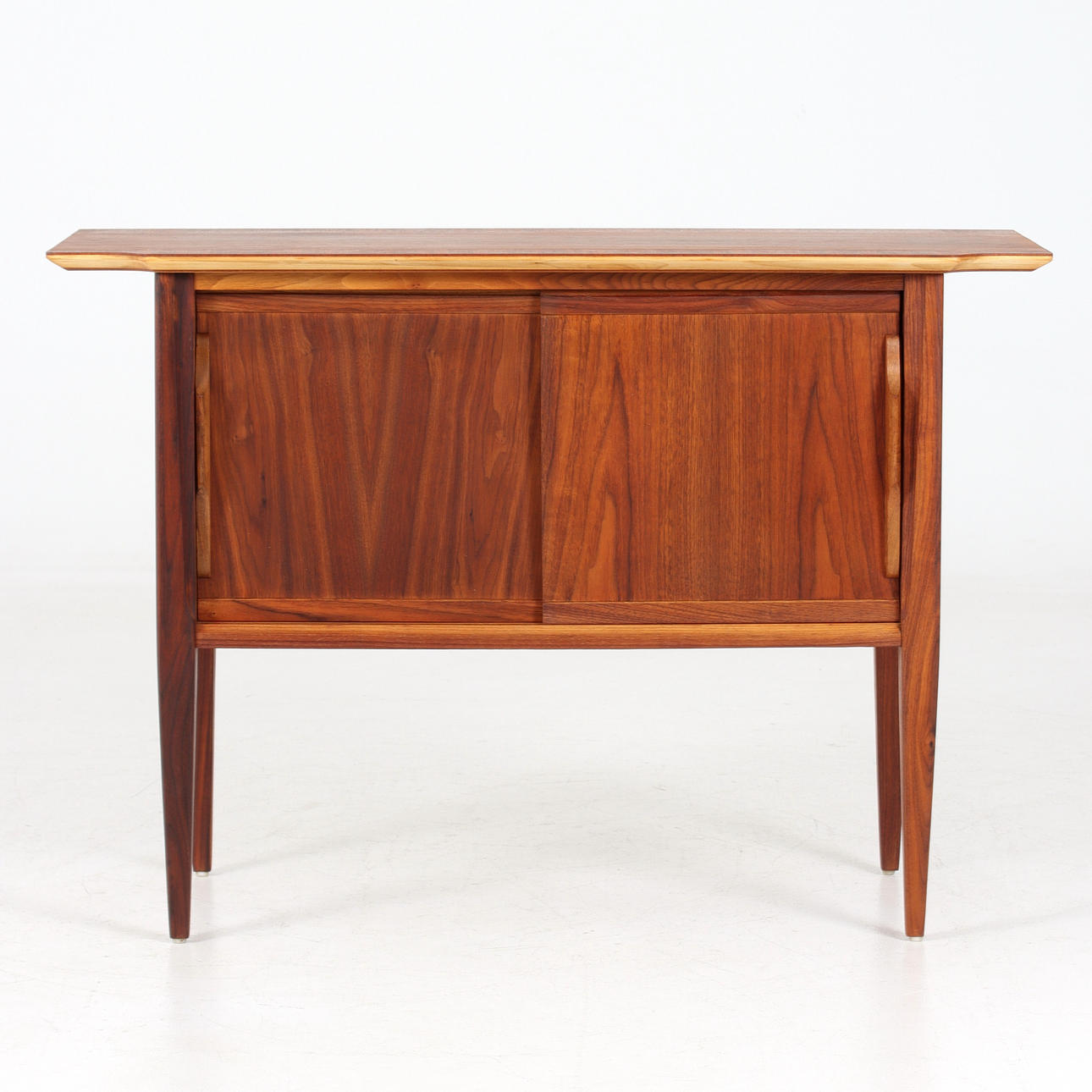 SIDEBOARD, teak, valnöt, 1960/70-tal.
