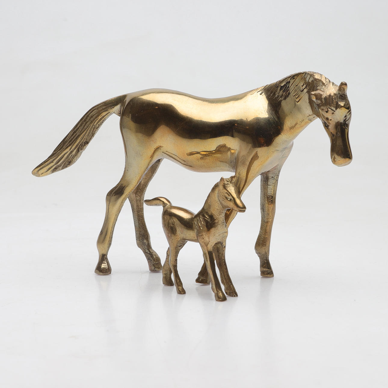 FIGURINER, 2 st, mässing, 1900-talets andra hälft.