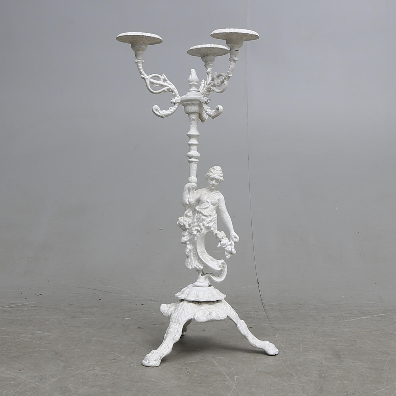 KANDELABER, nyrenässans-stil, 2000-tal.