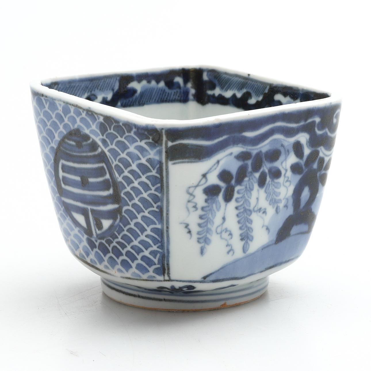 SKÅL. porslin, Imari. Japan.